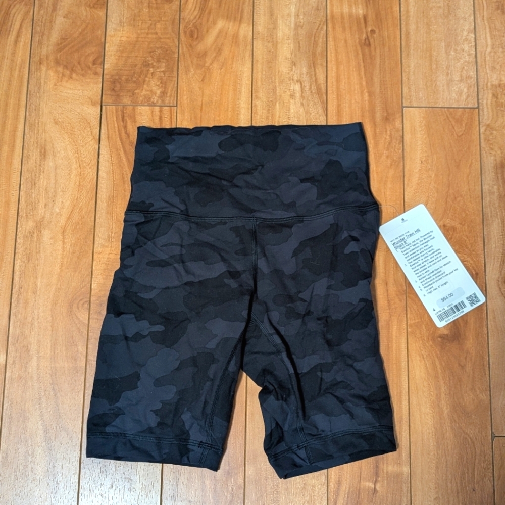 Wunder Under train short 8"